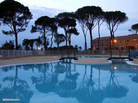Maison Climatisee Avec Piscine Chauffee Calvisson Buitenkant foto